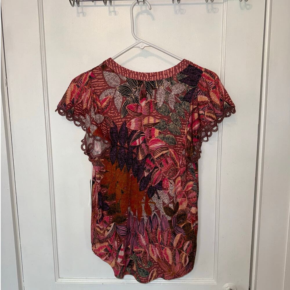 New Democracy Flutter Short Sleeve Leaf Print V-Neck Top size S - Picture 6 of 6